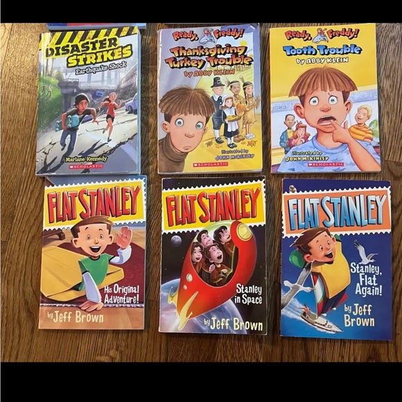 14 kids books-Flat Stanley Ready, Freddy! Disaster Strikes Martha Speaks, etc. - Picture 3 of 6